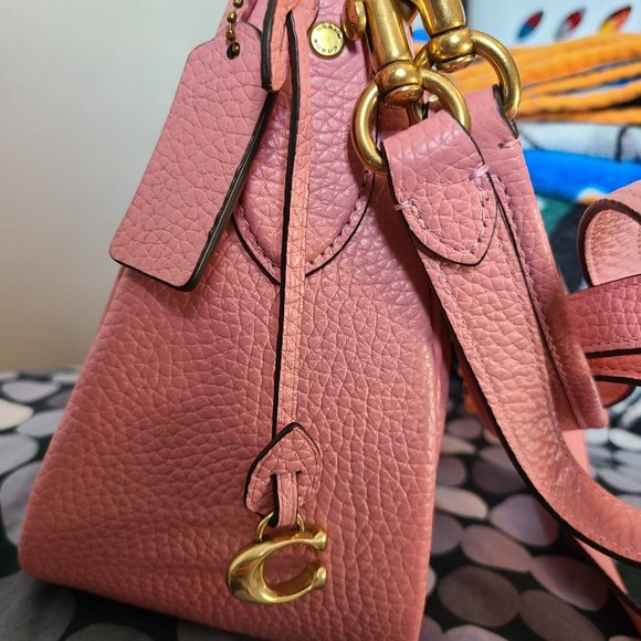 💢SOLD💢Coach Cary crossbody - Picture 3 of 8